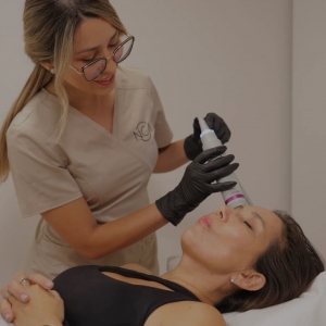 Limpieza facial profunda para una piel radiante